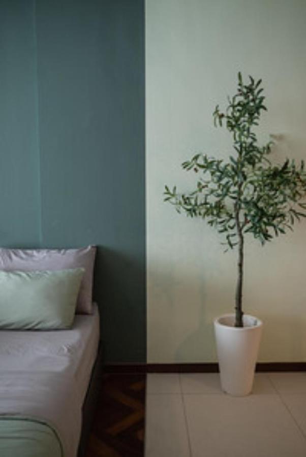 Deluxe Seaview Suite Twin Bed By The Only Bnb Tanjung Tokong Esterno foto