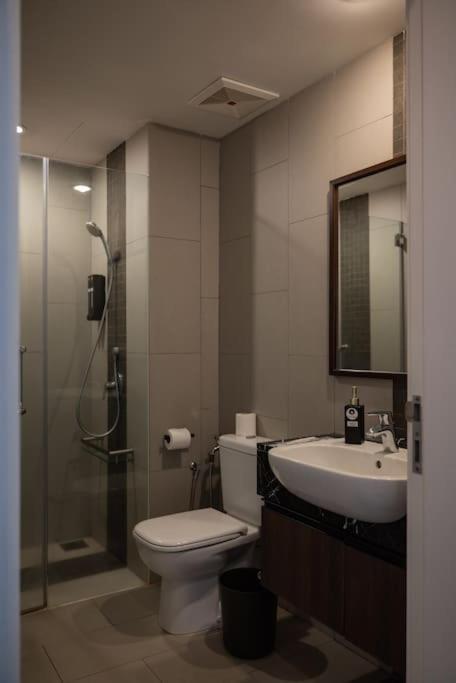 Deluxe Seaview Suite Twin Bed By The Only Bnb Tanjung Tokong Esterno foto